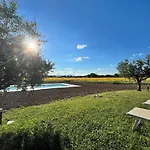 Assisium Farm stay *